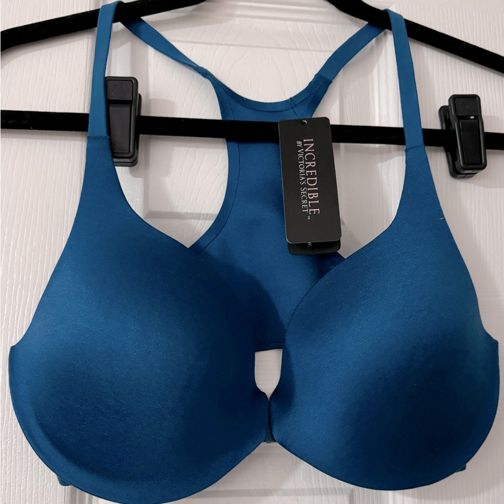 Victoria’s Secret Incredible Bra 34D
